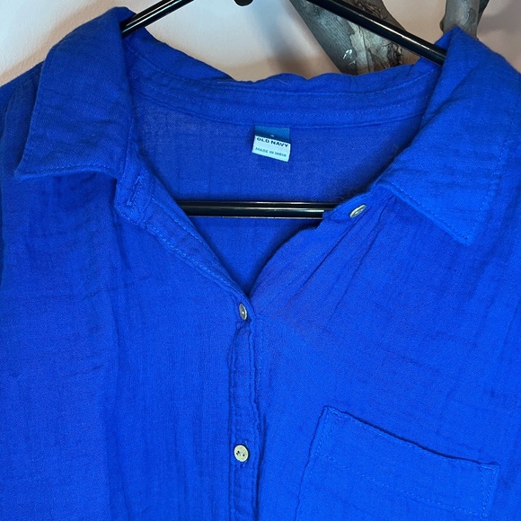 Old Navy Tops - WITH TAGS Old Navy Brilliant Blue Short Sleeve Button Down